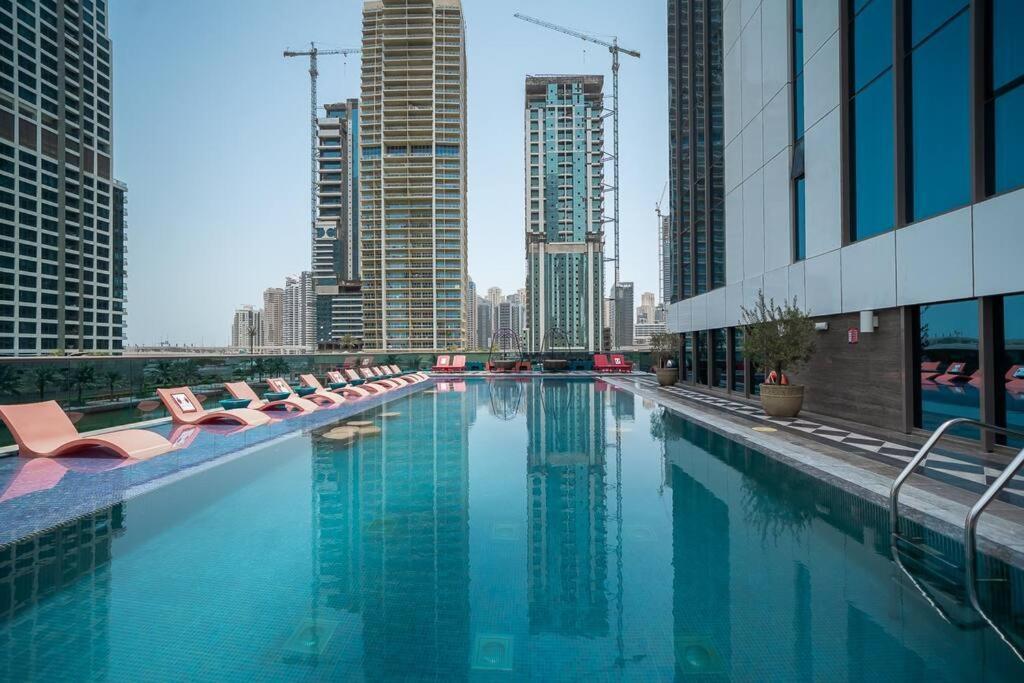 Stonetree - Modern 1br With Amazing Building Facilities Apartment